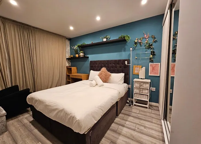 Wallwood Rooms