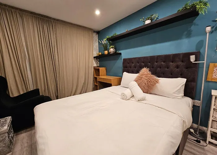 Wallwood Rooms